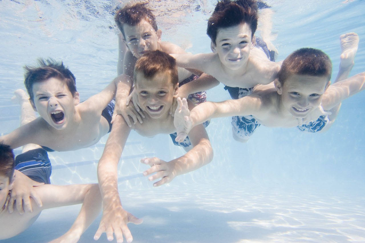 Family　in　Hotel　Swimming　with　Breaks　Irelandt　Kids　Pool